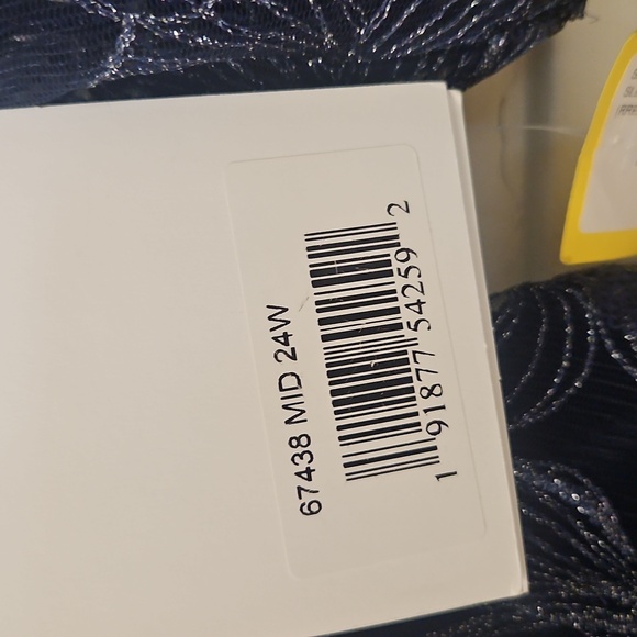 Size 24W navy blue long sleeve evening gown w/ silver metallic flowers Mac Dugga - Picture 7 of 17